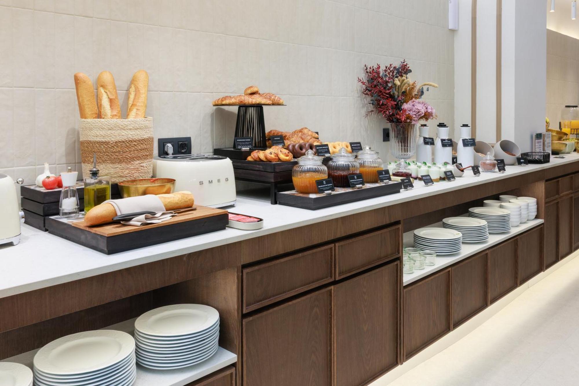 Hotel Medinaceli New Reopening 2025 Barcelona Bagian luar foto