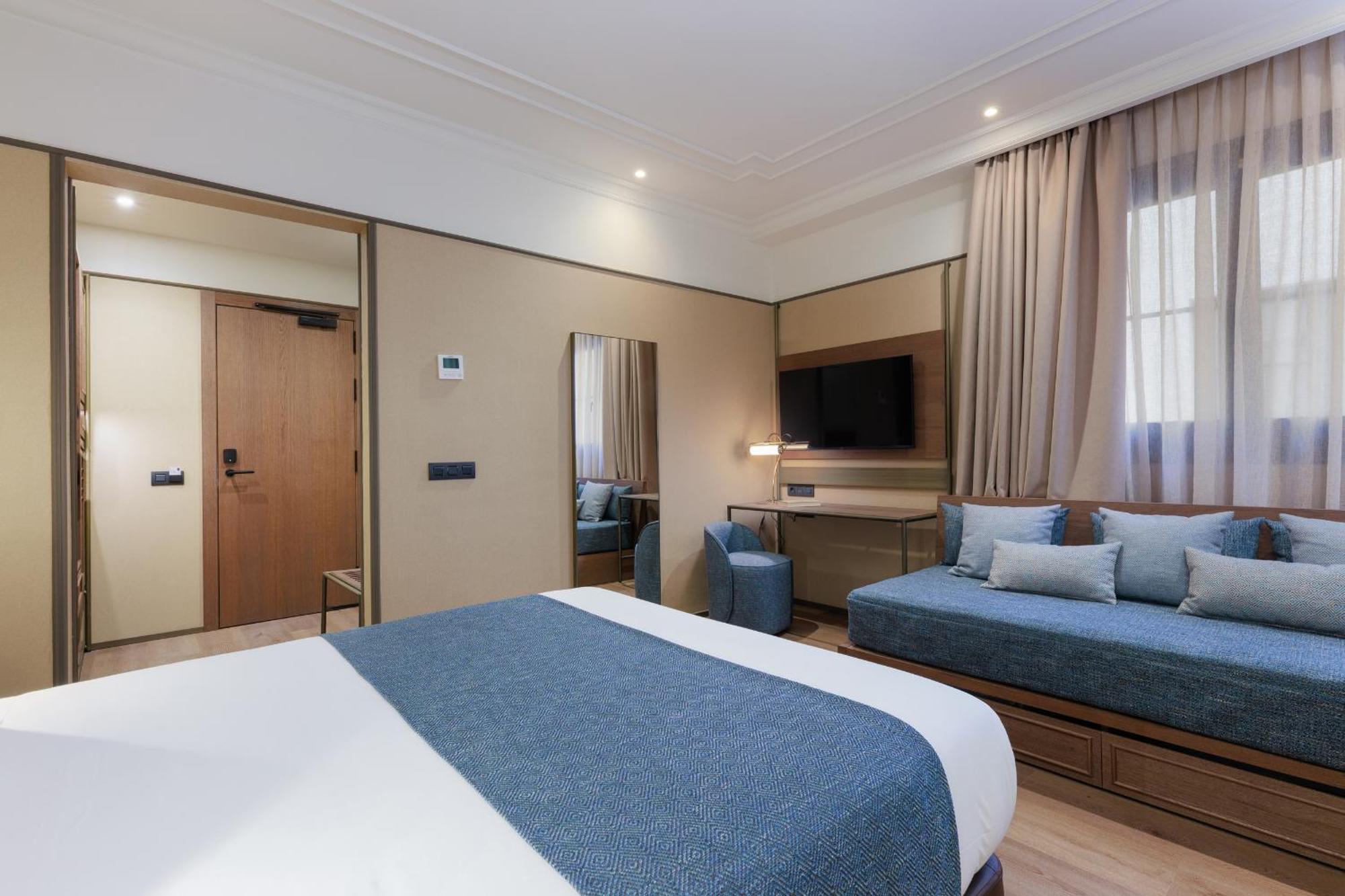 Hotel Medinaceli New Reopening 2025 Barcelona Bagian luar foto